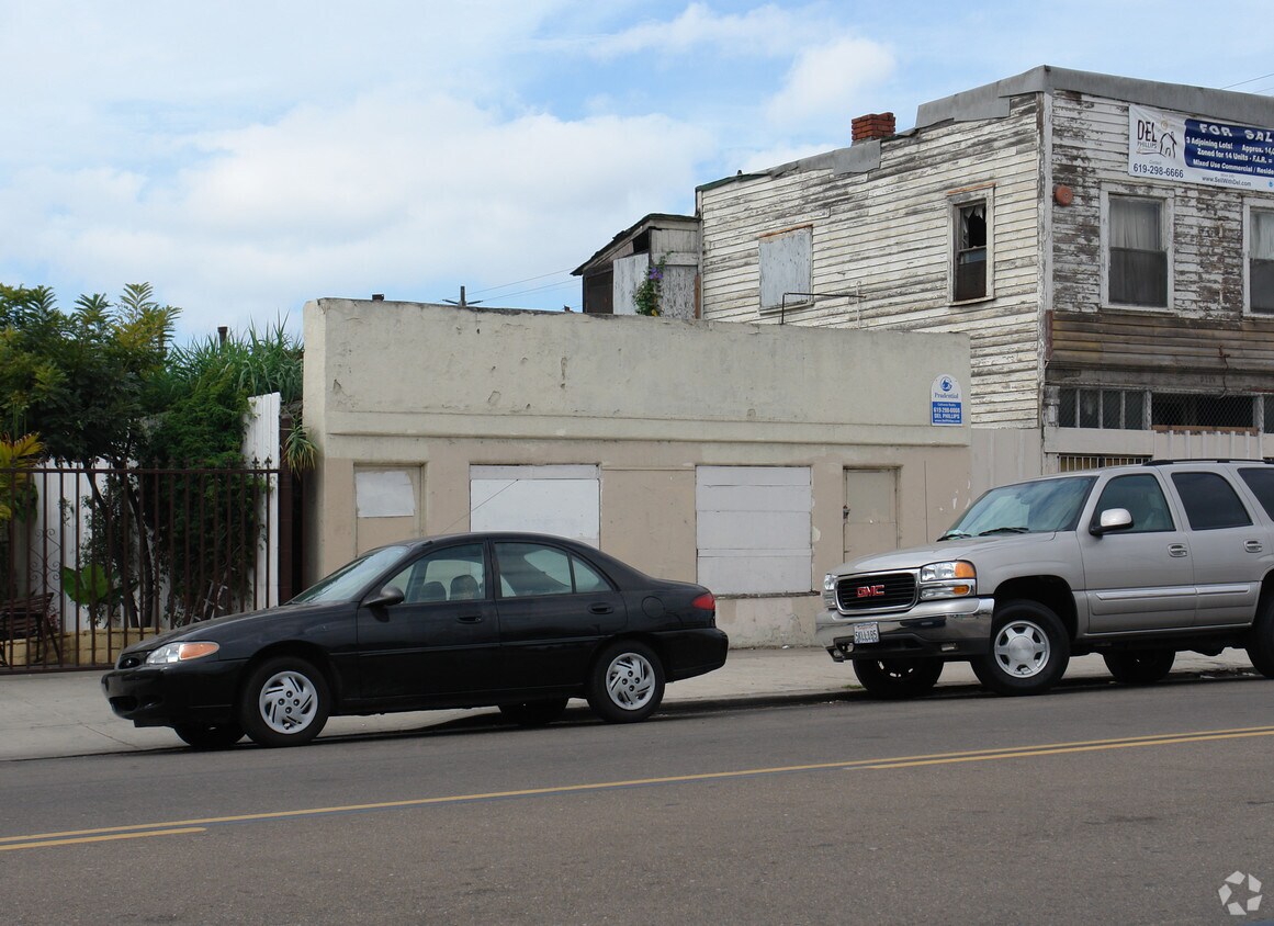 Foto del edificio - 2127 Logan Ave