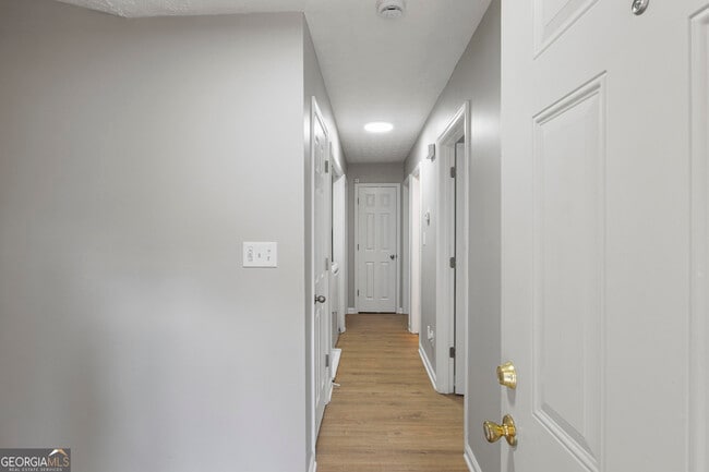 Foto del edificio - 5452 Glen Haven Dr