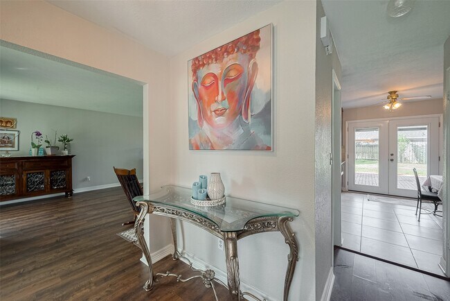 Foto del edificio - 3426 Hidden Creek Dr