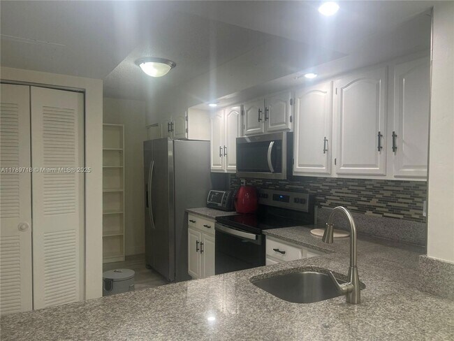 Building Photo - 8580 SW 212th St