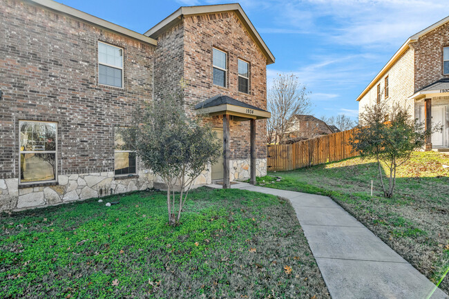 Foto del edificio - 1934 Timber Oaks Dr