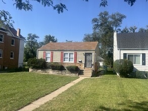 Building Photo - 2312 Monroe St