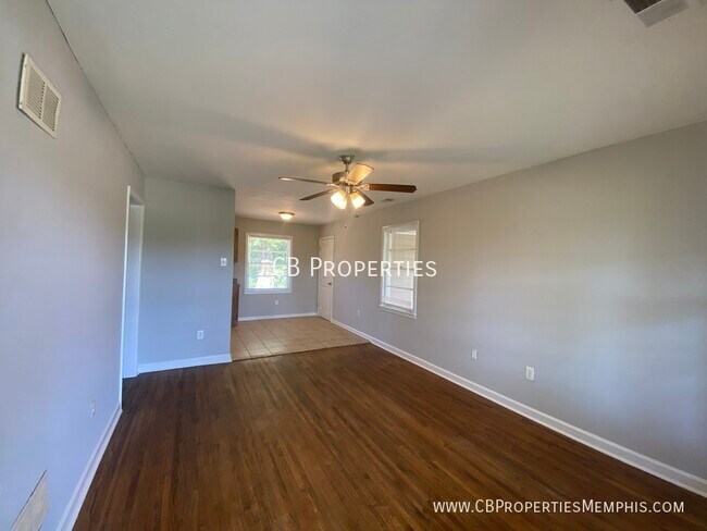 Foto del edificio - 3781 Wickcliff Ln