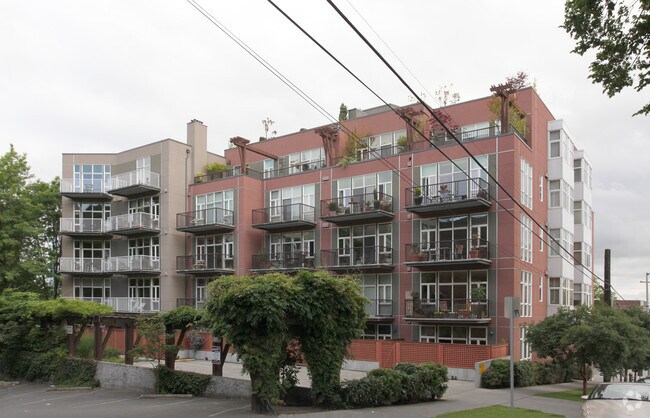 Building Photo - Pike Loft Condos