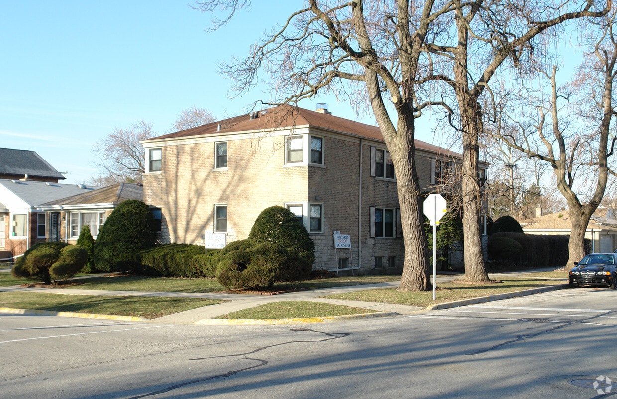 9803 Chestnut Ave, Franklin Park, IL 60131 Apartments in Franklin