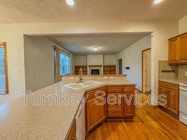 Foto del edificio - 15222 Curtis Ave