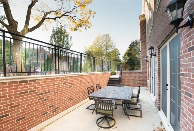 Foto del edificio - 1655 McGovern Ave