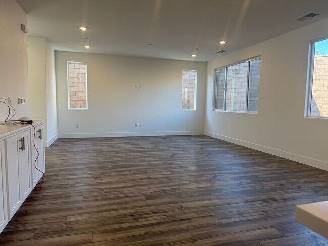 Foto del edificio - New Folsom home with solar!