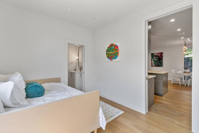 Foto del edificio - 4305 Roseland Ave