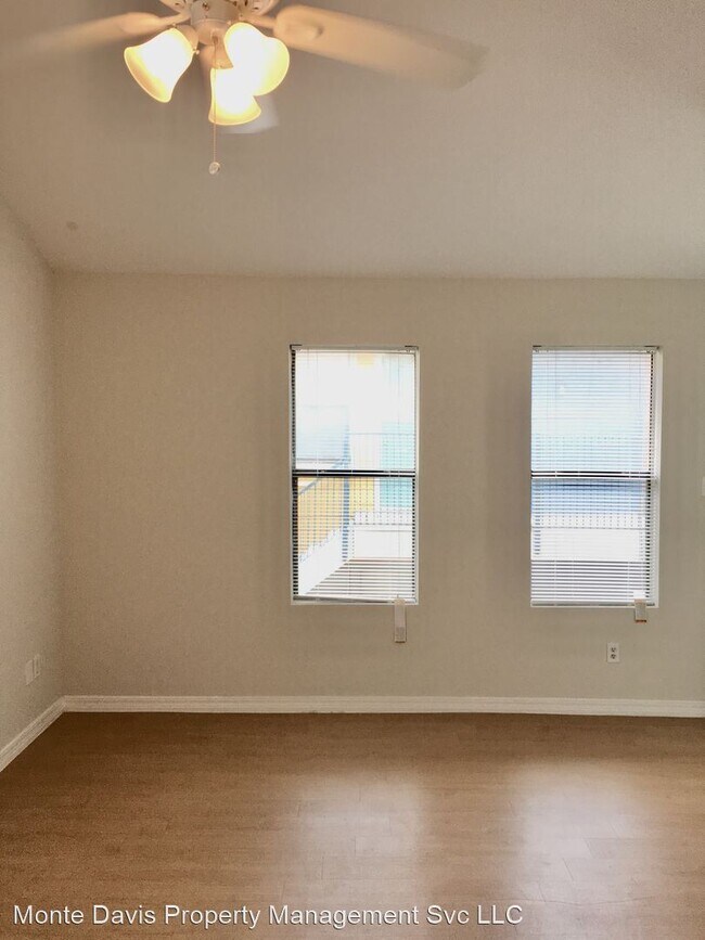 Building Photo - 513 S Park Dr