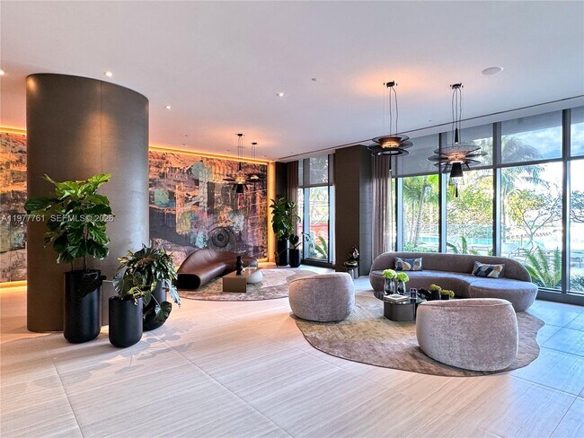 Foto del edificio - 460 NE 28th St