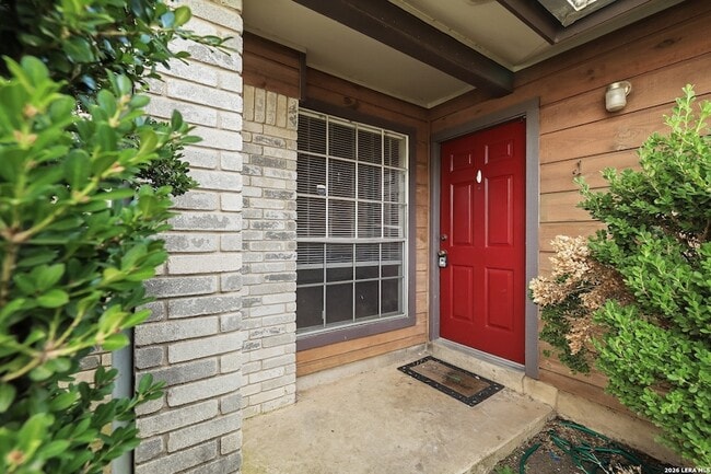 Building Photo - 8918 Fall River Dr