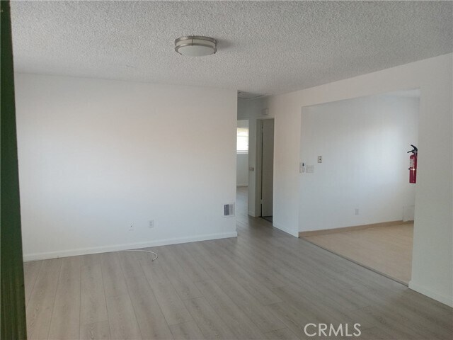 Foto del edificio - 432 S Almansor St