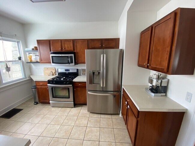 Foto del edificio - 114 Diamond Ave NE