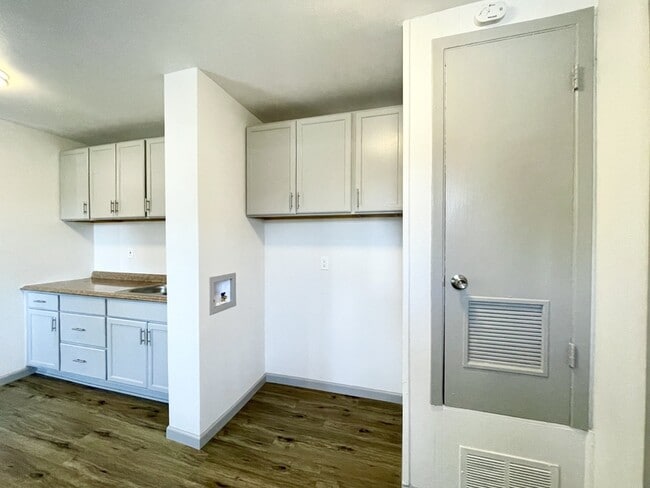 Photo - 2037 Beaumont St House