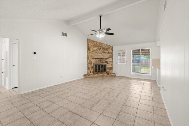 Building Photo - 2213 Baylor Dr