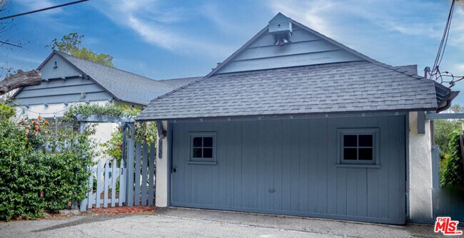 Foto del edificio - 12056 Laurel Terrace Dr