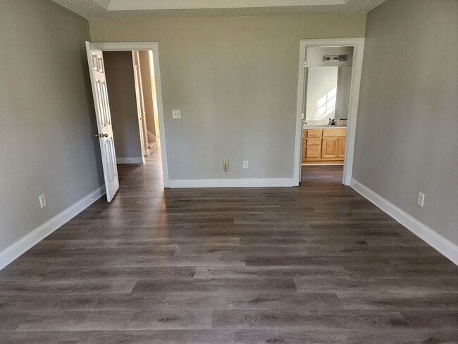 Building Photo - Newly Remodeled