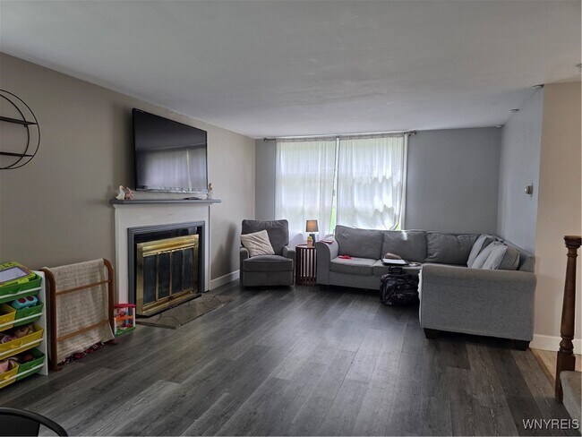 Foto del edificio - 869 Hillside Dr