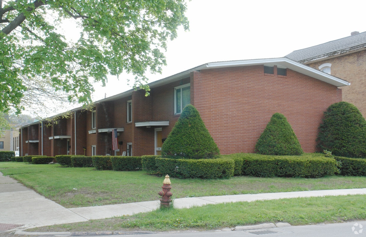 101113 E Pine St, Clearfield, PA 16830 Apartments in Clearfield, PA