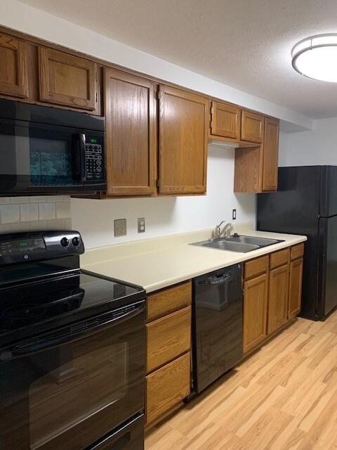 Kitchen - 7600 Portadown Ct