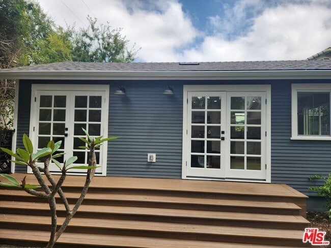 Building Photo - 605 S Orange Dr