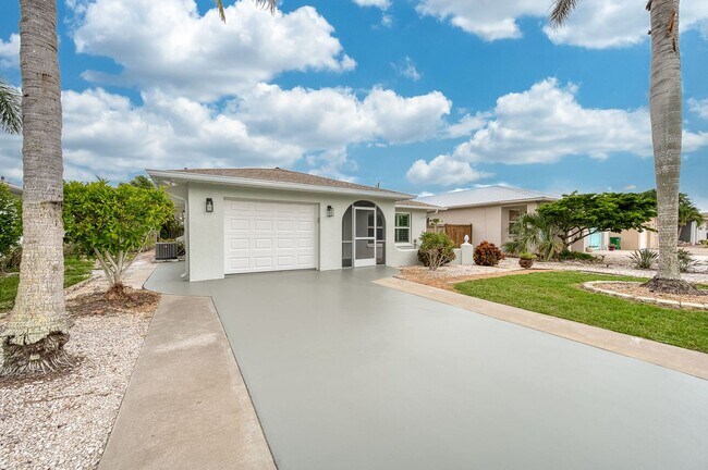 Building Photo - Naples Park - 3 Bedroom, 2 Bathroom - Annu...