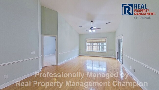 Photo - 3 BD/2.5 BA Townhouse w/Open Floorplan, Split Bedrooms and Garage