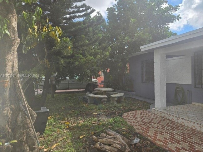 Foto del edificio - 1370 NW 116th Terrace