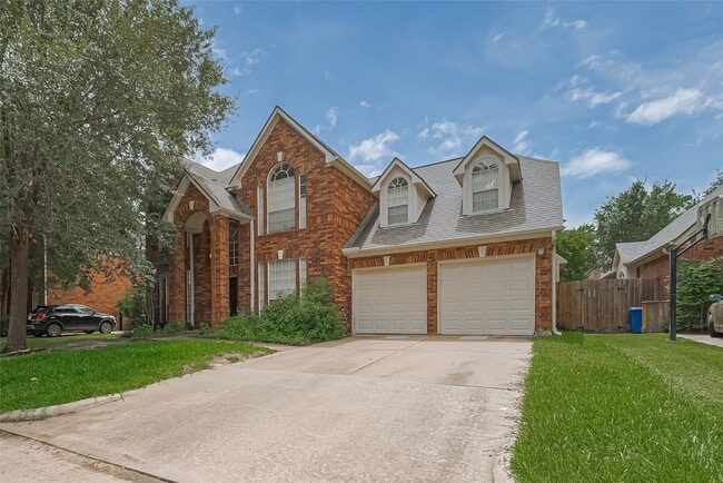 Building Photo - 1327 W Forest Dr