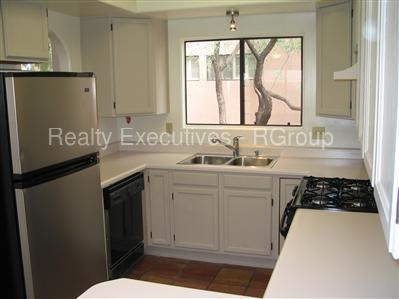 Building Photo - 1268 W Silverleaf Dr