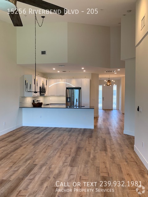 Building Photo - 15256 Riverbend Blvd