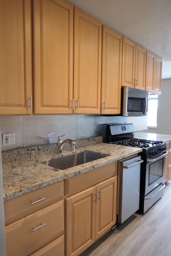 Foto del edificio - 2249 Bonar St