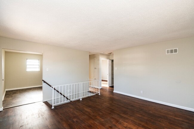 Foto del edificio - 8318-8320 Wabash Ave