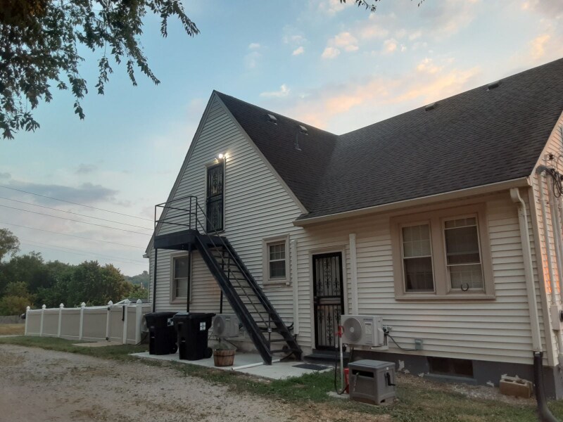 Primary Photo - 506 Pickens Ln