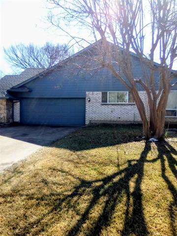 Building Photo - 2800 Hedgeway Dr