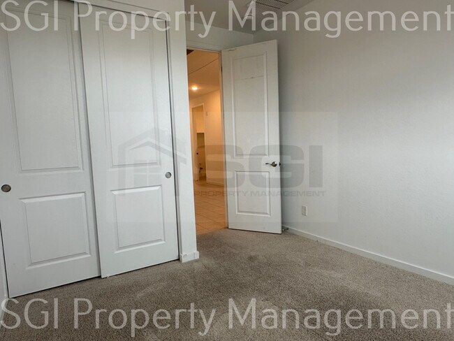 Building Photo - 22511 E Rosa Rd