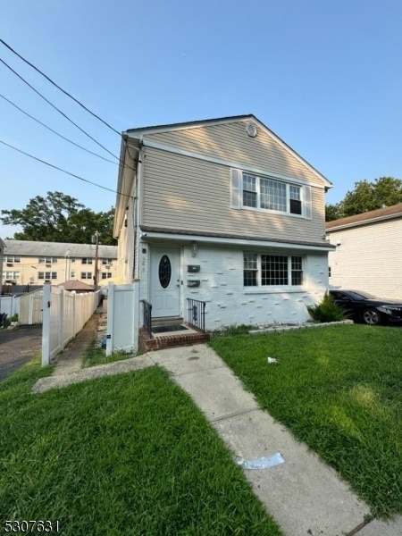 Primary Photo - 565 Jackson Ave