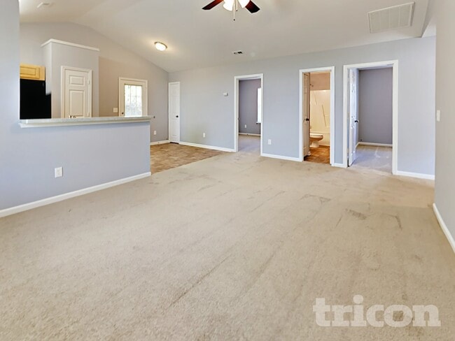 Building Photo - 930 Valley Ridge Rd