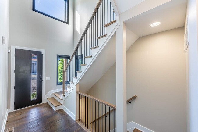 Foto del edificio - 856 BELLE Rdg Lp