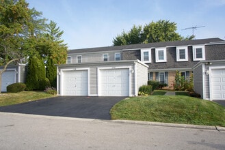 Building Photo - 1352 Oxford Cir