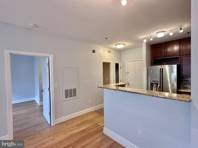 Building Photo - 1625 International Dr