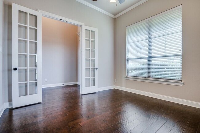 Foto del edificio - 830 Cross Creek Ct