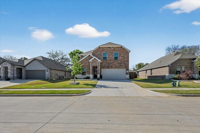 Building Photo - 210 Briarwood Ln