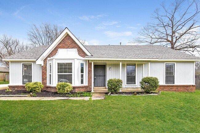 Foto del edificio - 3890 Birchshade Cove