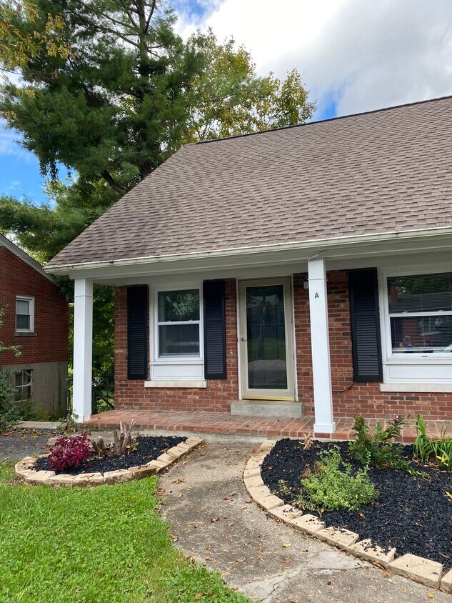 Frente - 105 Meadowlark Dr