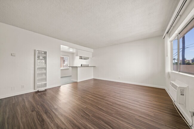 Foto del edificio - 1000 E 32nd St