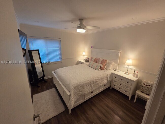 Foto del edificio - 8311 SW 12th St