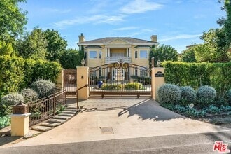 Building Photo - 5086 Avenida Hacienda