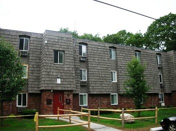 Primary Photo - Lake Street Apartments